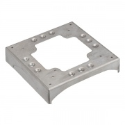 Цоколь для соед. напольного кабель-каналала с 2 перфорациями 85x18мм и 2 вырезами 130х18мм, алюминий